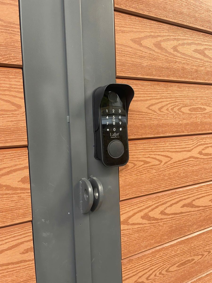 Sửa khóa vân tay cửa cổng Laffer tại HCM