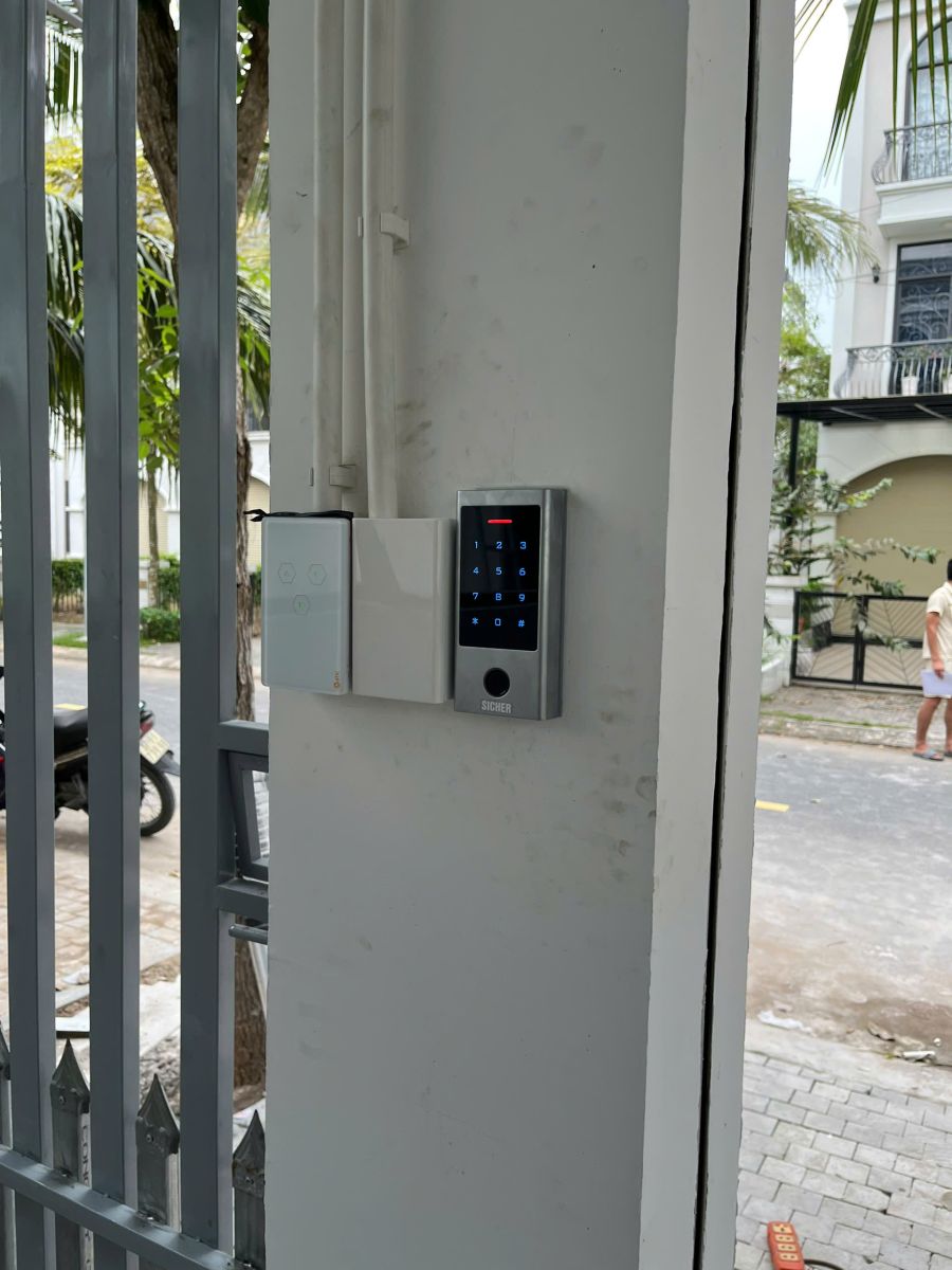 Lắp đặt khóa vân tay cho CHDV tại Tân An
